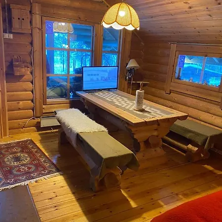 Riverside Near Yllaes, Lapland Chalet *