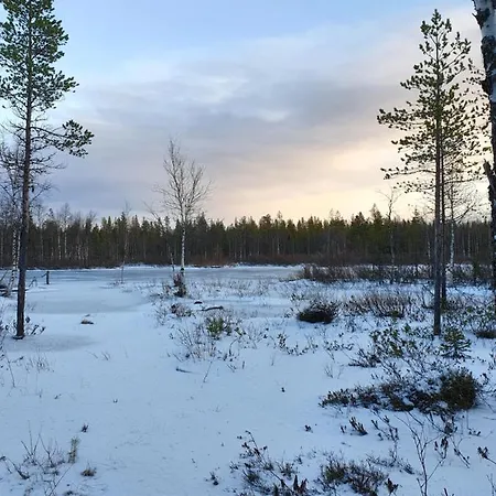 Riverside Near Yllaes, Lapland Chalet *
